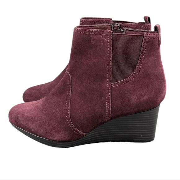 Clarks Crystal Quartz Suede Wedge Boots EUC Size 7W S2903 - Picture 7 of 12